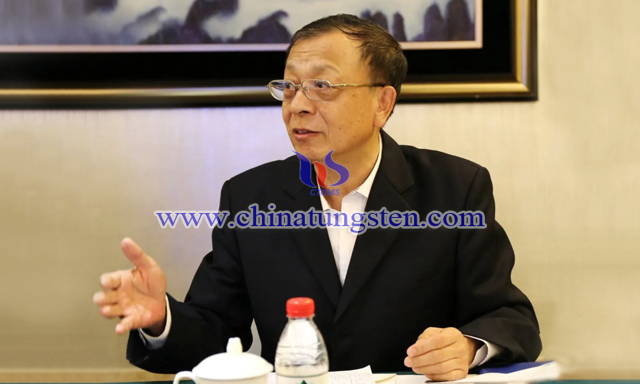中國有色協(xié)會副會長、中國鎢協(xié)會長丁學(xué)全
